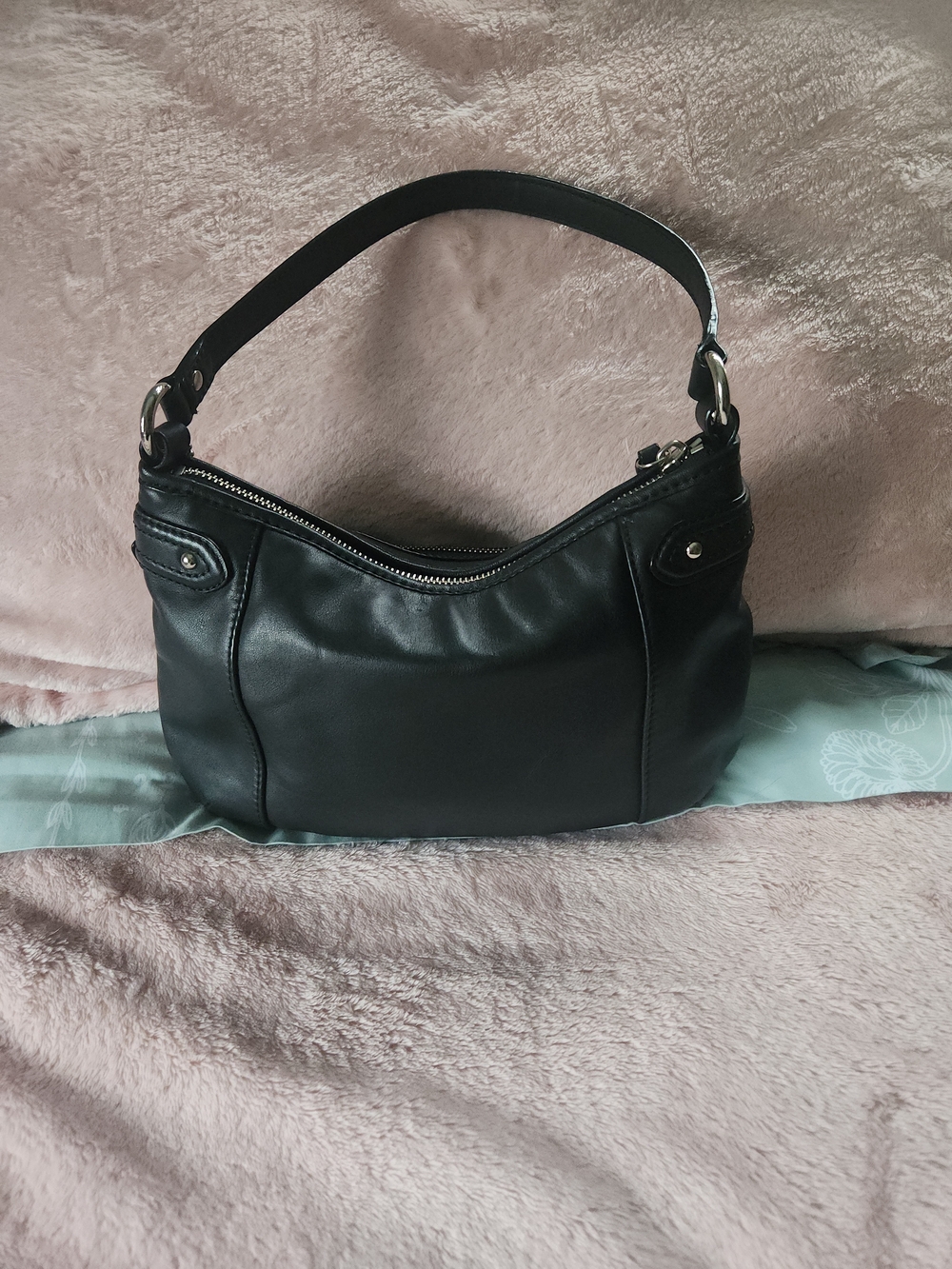 Coach Classic Black Leather Shoulder Bag